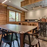 Follette Chalet *